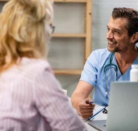 ¿Qué estrategias debes usar para atraer pacientes a tu clínica?